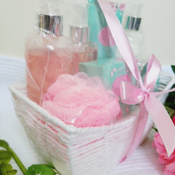 Aromatherapy Bath Body 7 Piece Gift Set - Picture 4 of 6
